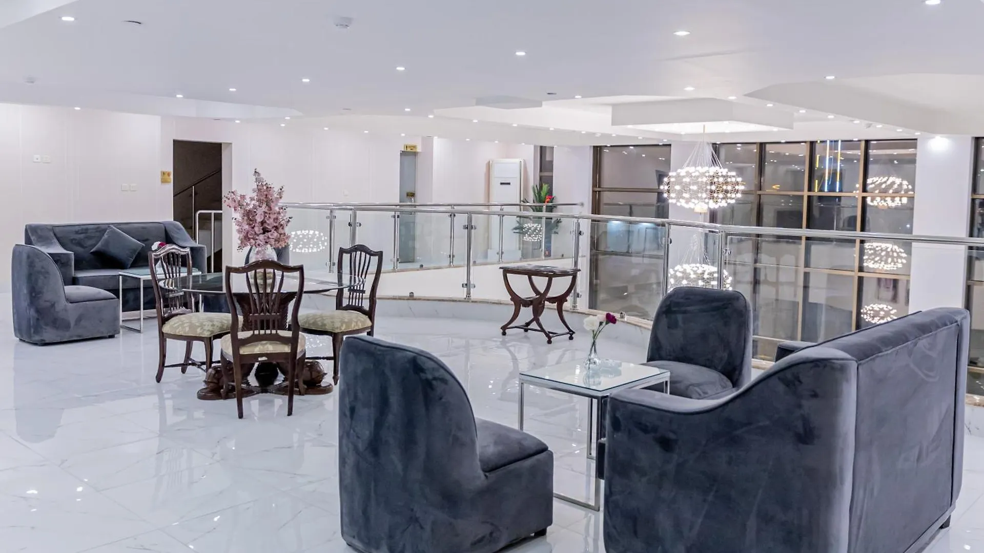 Mooj Apartments Hotel الدمام